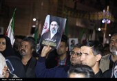 اجتماع شبانه مردم کرمان در میدان کوثر