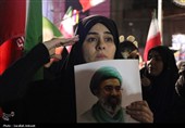 اجتماع شبانه مردم کرمان در میدان کوثر