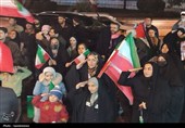 قیام شبانه مردم کردستان/بیعت زیر باران با رهبر انقلاب