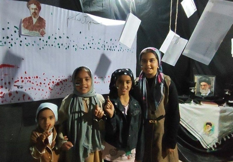 بیعت مردم سیستان با آیت‌الله سیدمجتبی خامنه‌ای در گردهمایی مردمی