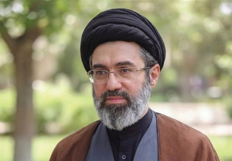 قائد الثورة الاسلامية آية الله السيد مجتبى الخامنئي يصدر بيانا يعزي خلاله باستشهاد الدكتور علي لاريجاني