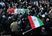 الشعب الإیرانی یشییع شهداء مدمرة "دنا" والشهیدین علی لاریجانی وغلام رضا سلیمانی