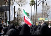پیکر مطهر شهید ناوشکن دنا بر دستان مردم دیوشل تشییع شد
