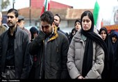 پیکر مطهر شهید ناوشکن دنا بر دستان مردم دیوشل تشییع شد