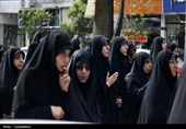 پیکر مطهر شهید ناوشکن دنا بر دستان مردم دیوشل تشییع شد
