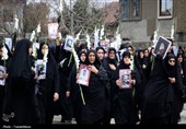 پیکر مطهر شهید ناوشکن دنا بر دستان مردم دیوشل تشییع شد