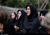 پیکر مطهر شهید ناوشکن دنا بر دستان مردم دیوشل تشییع شد