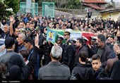 پیکر مطهر شهید ناوشکن دنا بر دستان مردم دیوشل تشییع شد