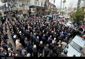 پیکر مطهر شهید ناوشکن دنا بر دستان مردم دیوشل تشییع شد