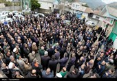 پیکر مطهر شهید ناوشکن دنا بر دستان مردم دیوشل تشییع شد
