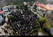 پیکر مطهر شهید ناوشکن دنا بر دستان مردم دیوشل تشییع شد