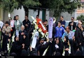 پیکر مطهر شهید ناوشکن دنا بر دستان مردم دیوشل تشییع شد