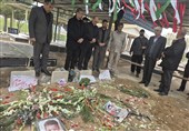 حضور مسئولان استانی در محل شهادت خانواده شهید بازگیر