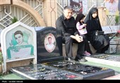 حال و هوای گلزار شهدای کرمان در پنجشنبه آخر سال