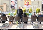 حال و هوای گلزار شهدای کرمان در پنجشنبه آخر سال