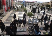 حال و هوای گلزار شهدای کرمان در پنجشنبه آخر سال
