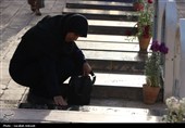 حال و هوای گلزار شهدای کرمان در پنجشنبه آخر سال