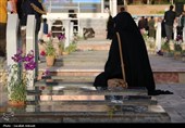 حال و هوای گلزار شهدای کرمان در پنجشنبه آخر سال