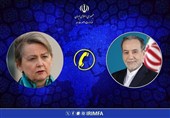 مباحثات هاتفیة بین وزیری خارجیة إیران وبریطانیا