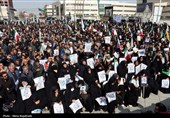 تشییع پیکر شهدای ناوشکن دنا در مشهد