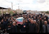 تشییع پیکر بسیجی شهید محمدتقی عباسی در اردستان+تصاویر