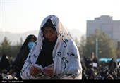 صفوف بهم فشرده نمازگزاران عید سعید فطر در مصلای بزرگ امام علی(ع) کرمان 2