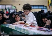مراسم وداع با پیکر 8 شهید جنگ رمضان در قزوین