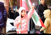 دهه نودی‌ها در تجمع شبانه کرمانشاه