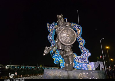 رونمایی از بزرگترین المان هنری با عنوان «وطن» در مشهد