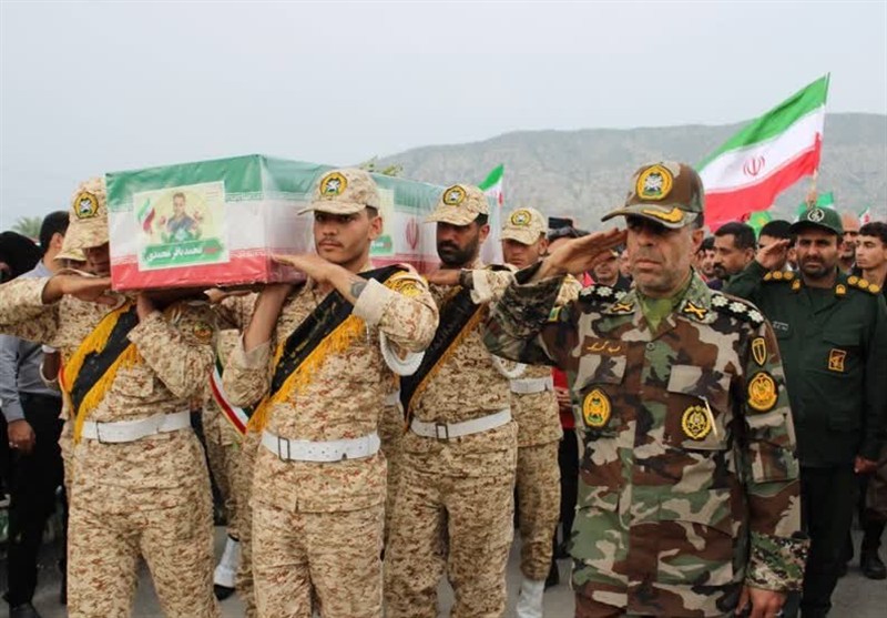 پیکر شهید مدافع روشنایی در کوه‌چنار تشییع شد - تسنیم