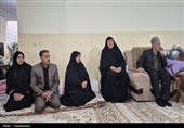 دیدار مسئولان با خانواده‌های شهدای جنگ رمضان