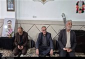 دیدار مسئولان با خانواده‌های شهدای جنگ رمضان