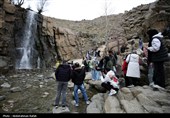 مسافران نوروزی در گنج نامه همدان