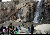مسافران نوروزی در گنج نامه همدان