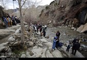 مسافران نوروزی در گنج نامه همدان