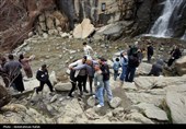 مسافران نوروزی در گنج نامه همدان