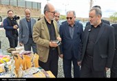 بازدید استاندار خراسان جنوبی از بازارچه نوروزی شهرداری‌ بیرجند