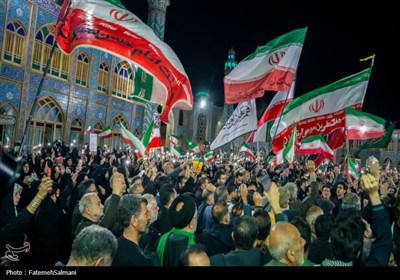 افتخار ملت ایران ایستادگی در برابر کفر جهانی است