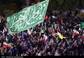 برگزاری مراسم سینه‌زنی سنتی در میدان امام بوشهر در اجتماع شبانه