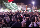 برگزاری مراسم سینه‌زنی سنتی در میدان امام بوشهر در اجتماع شبانه
