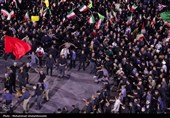 برگزاری مراسم سینه‌زنی سنتی در میدان امام بوشهر در اجتماع شبانه