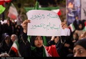 برگزاری مراسم سینه‌زنی سنتی در میدان امام بوشهر در اجتماع شبانه