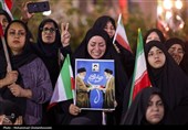 برگزاری مراسم سینه‌زنی سنتی در میدان امام بوشهر در اجتماع شبانه