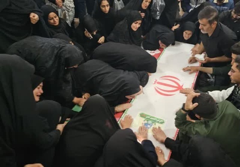 قیام کاشانی‌ها در تشییع شهدای دانش‌آموز در حمله دشمن