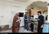 دیدار مدیر حوزه علمیه کردستان با خانواده شهدای جنگ رمضان