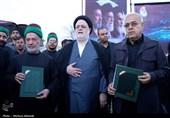 پرچم گنبد حرم امام حسین (ع) مرهم داغ خانواده شهدای میناب