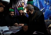 پرچم گنبد حرم امام حسین (ع) مرهم داغ خانواده شهدای میناب