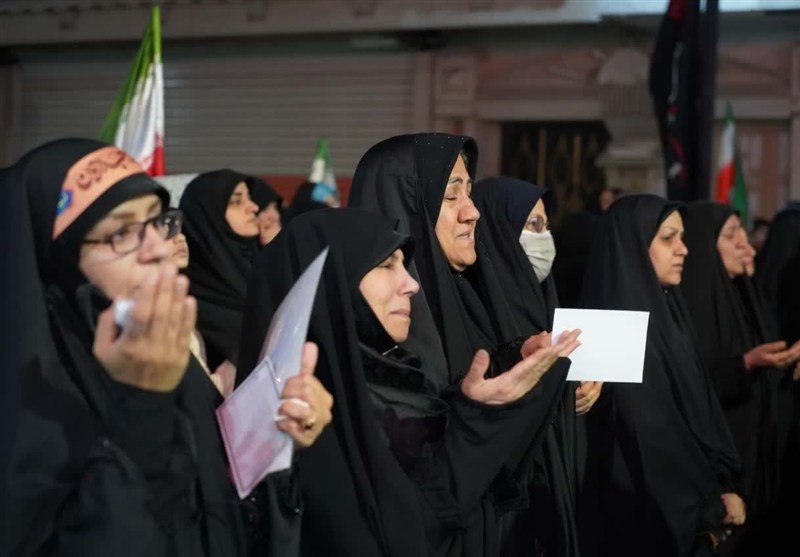 قرائت دعای فرج زیر آسمان بارانی گرگان