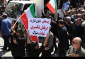 حضور سیل خروشان مردم بوشهر در مراسم تشییع شهید دریابان علیرضا تنگسیری