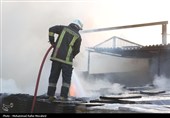 مهار حادثه آتش سوزی انبار پلاستیک - قم